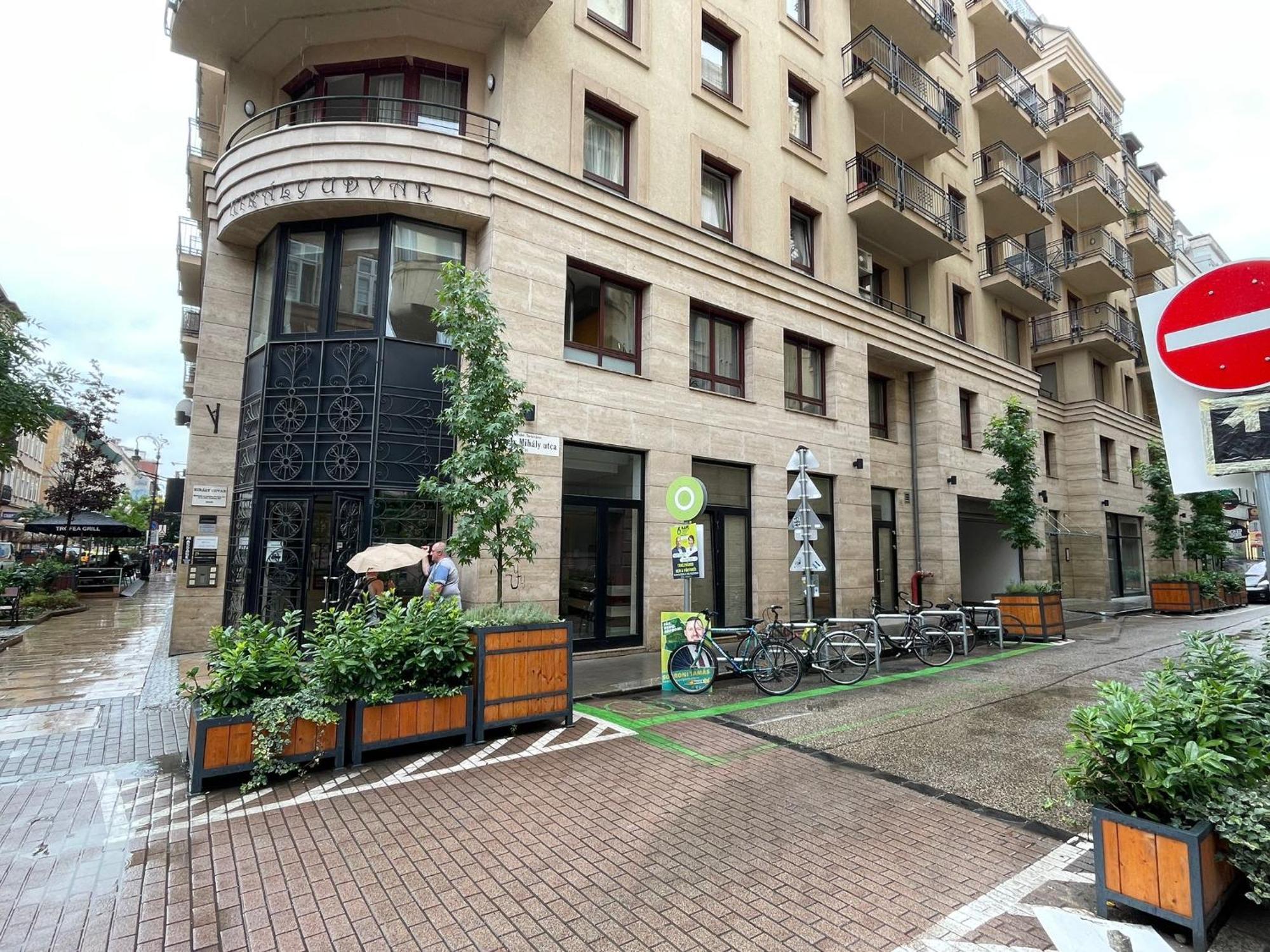 Szekely Apartment Near Deak Ferenc Square With Free Parking In Garage Budapest Exterior photo